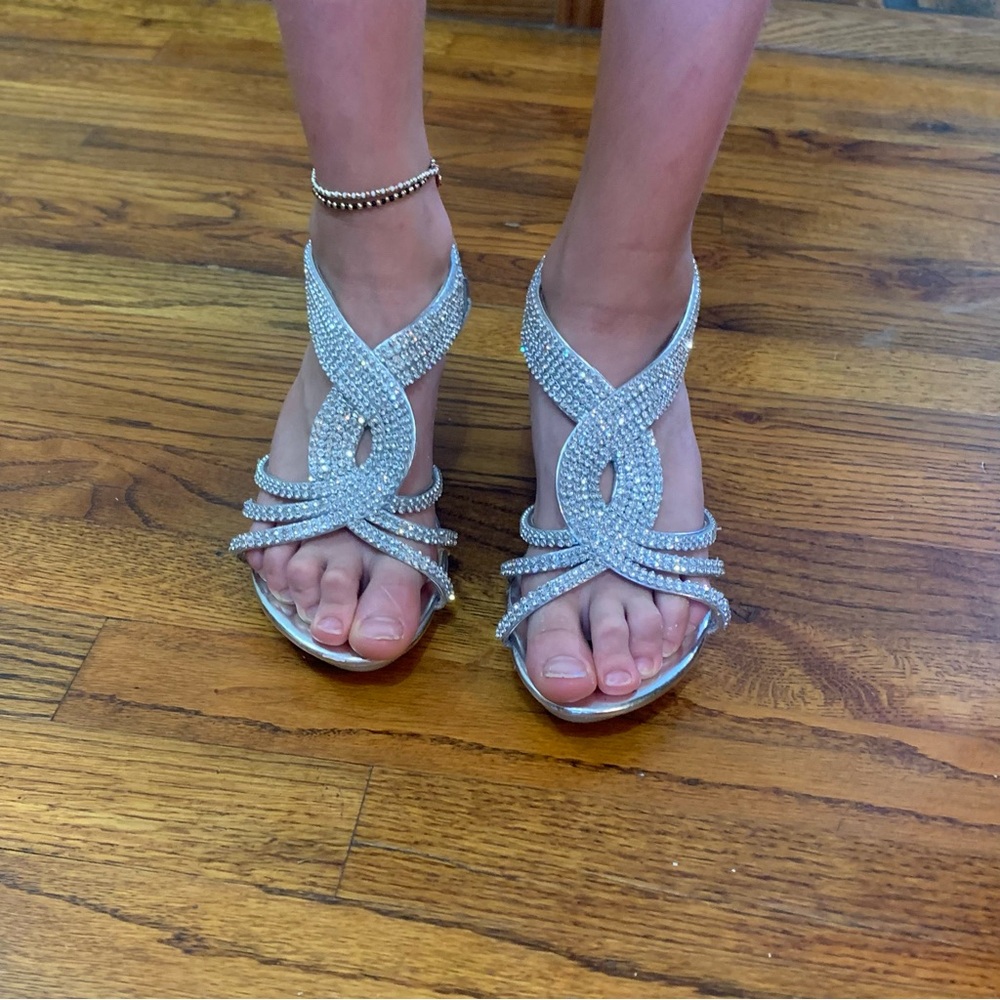 Girls Fabulous Silver Rhinestone Strap Heel Sandals Shoes
Prom Dance Occasion Ev
